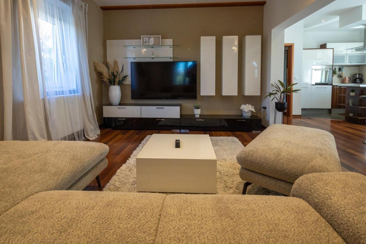 Lumaja Luxury Apartman Биоград-на-Мору Экстерьер фото